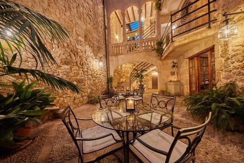 Patio, Garden, Area and facilities