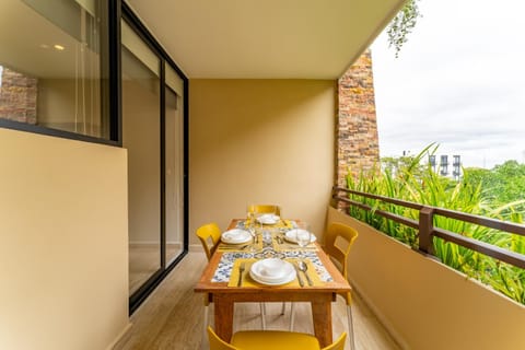 Day, View (from property/room), Balcony/Terrace, Dining area
