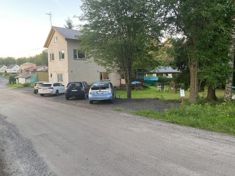 Garden, Street view, Parking