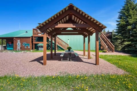 Sky Eco - Cabins & Studios Cabin in Glacier National Park