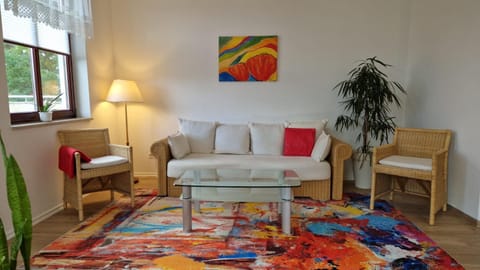 Living room, Decorative detail, Seating area, Dining area