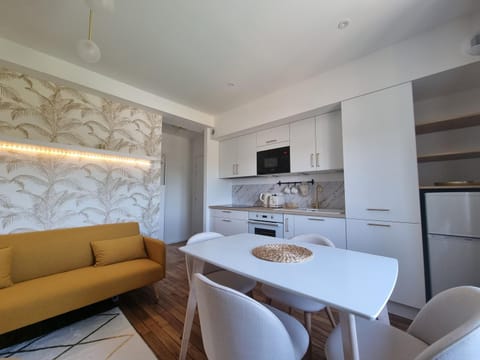 Kitchen or kitchenette, Living room, Dining area