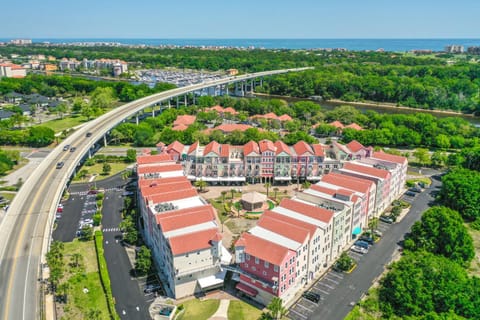 Property building, Neighbourhood, Natural landscape, Bird's eye view, City view, Sea view, Location