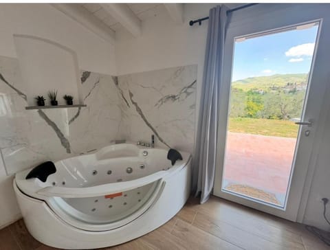 Alloggio incantevole con piscina House in Vinci