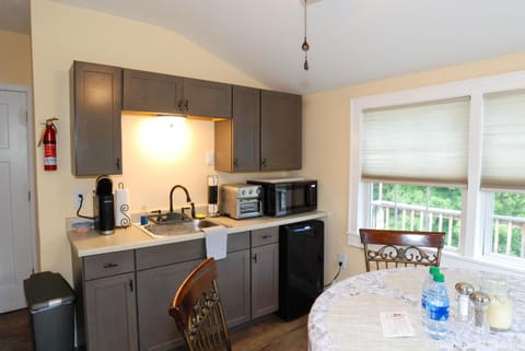 Maple Leaf Lodge Nature lodge in Schroon Lake