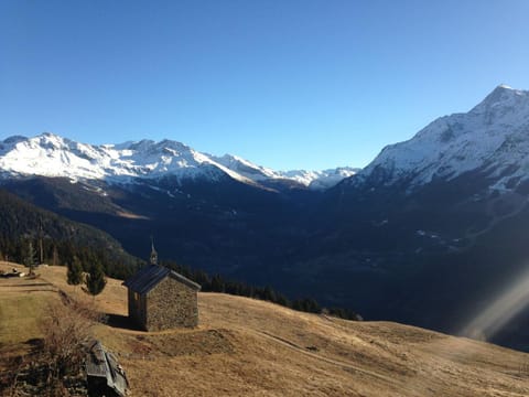 Chalet spacieux près pistes, 10 pers, balcon panoramique - FR-1-275-148 Apartment in Montvalezan