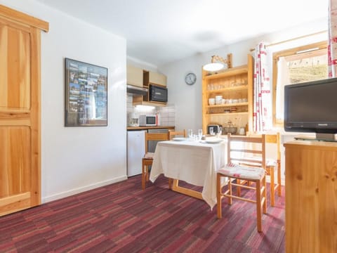 Studio rénové proche pistes avec garage - FR-1-275-160 Apartment in Montvalezan