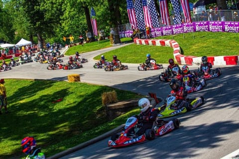 2-Bedroom Quincy Apt. with private parking & Wifi Apartment in Quincy