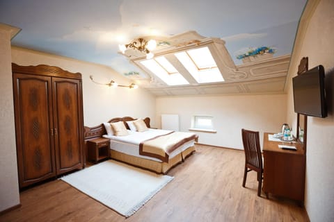 Photo of the whole room, Seating area, Bedroom