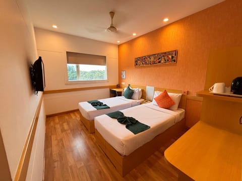 Bed, Bedroom, Guests