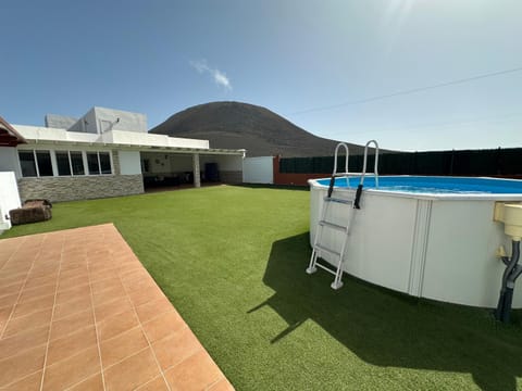 Balcony/Terrace, Swimming pool