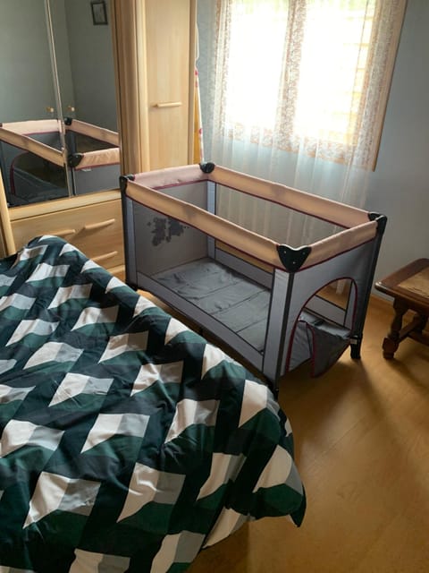 Bedroom, cot