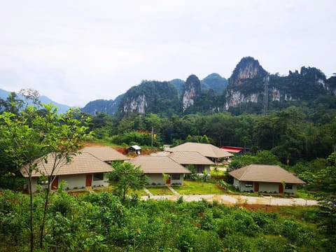 Property building, Nearby landmark, Day, Natural landscape, Bird's eye view, Mountain view