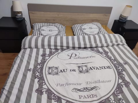 Bed, Night, Bedroom, heating