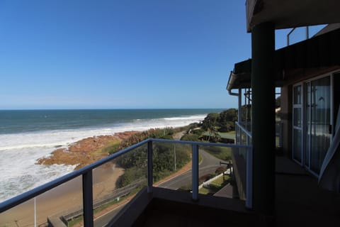 Property building, View (from property/room), Balcony/Terrace, Beach, Sea view