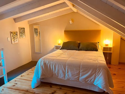 Bed, Photo of the whole room