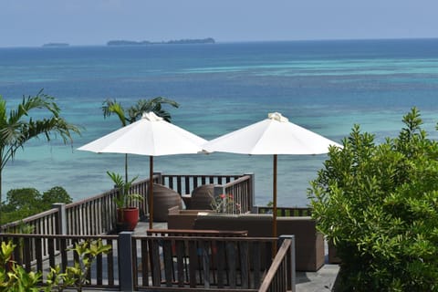 Day, Natural landscape, View (from property/room), Balcony/Terrace, Dining area, Sea view, Sunset, sunbed