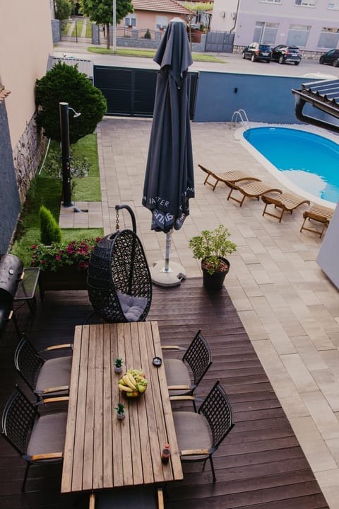 Balcony/Terrace, Swimming pool, Inner courtyard view