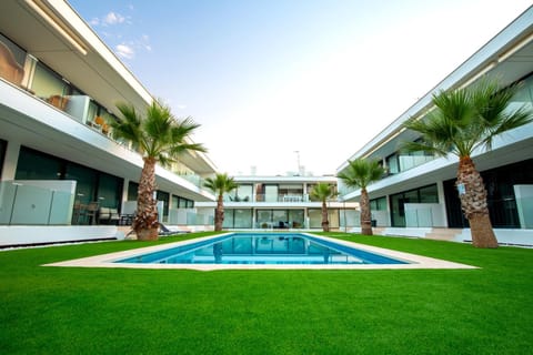 Property building, Garden, Swimming pool, Swimming pool