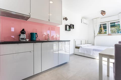 Ferienhaus MAESTRAL - Kastel Kambelovac Apartment in Šibenik-Knin County, Croatia