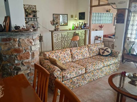 Living room, Seating area, Dining area, minibar