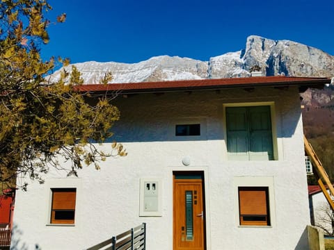 Property building, Day, Natural landscape, Mountain view