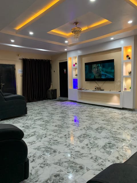 Communal lounge/ TV room, TV and multimedia, Living room, Seating area, Evening entertainment