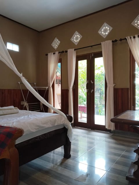Khailash Warung and Home Stay Bed and Breakfast in Sidemen