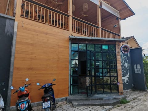 Property building, Facade/entrance