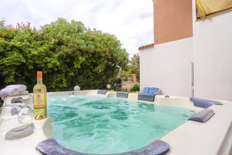 Natural landscape, Hot Tub