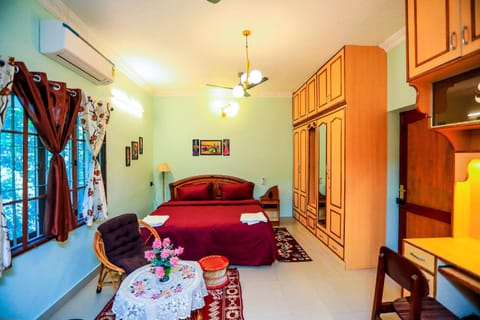 Photo of the whole room, Bedroom