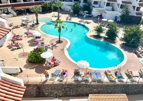 Patio, View (from property/room), Balcony/Terrace, Pool view, Swimming pool, sunbed