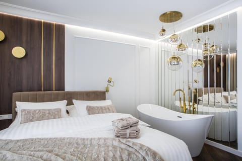 Bed, Bedroom, Bath
