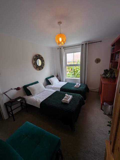 Pilgrims of the Goddess Bed and Breakfast in Glastonbury