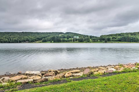 The Eagles Nest at Alpine Cabin with Fireplace! Cabin in Shenandoah Valley