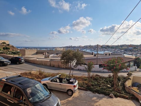 Property building, City view, Sea view, Street view, Parking