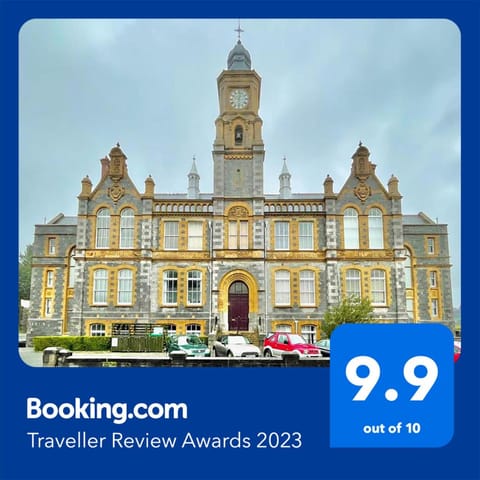 Property building, Nearby landmark, Day, Landmark view, Certificate/Award