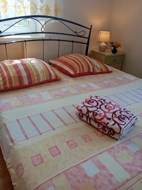 Toilet, Balcony/Terrace, Balcony/Terrace, Living room, Photo of the whole room, Bedroom, Guests, furniture, furniture, towels, towels