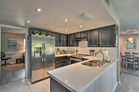 1 Mi to Dobson Ranch Modern Escape with Gazebo! House in Dobson Ranch