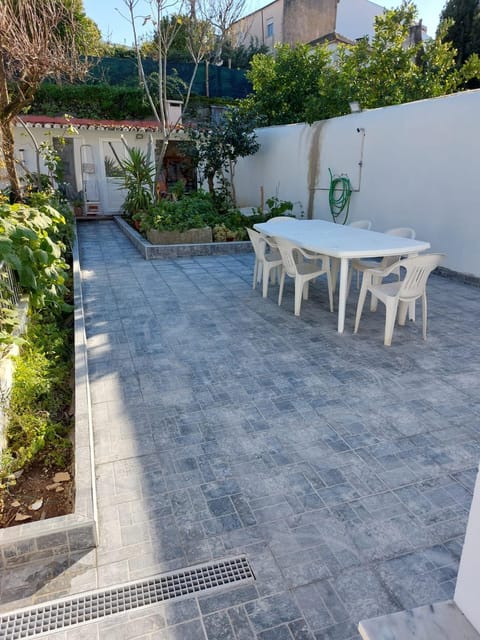 Patio, Garden