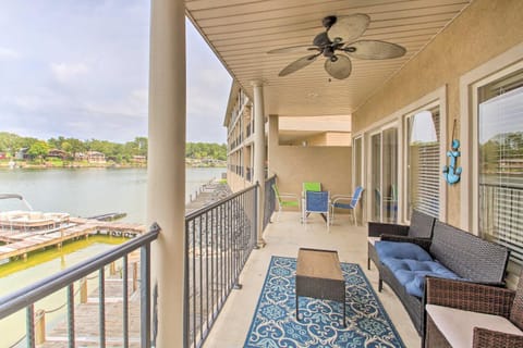Balcony and Boat Slip Lakefront Unit in Hot Springs Apartment in Lake Hamilton