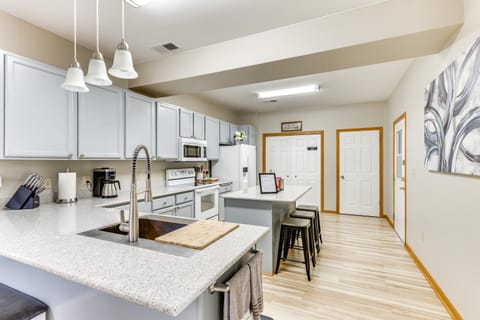 Lake Mills Retreat 1 Mi to Beaches and Dining! Apartment in Wisconsin