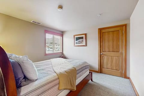 Driftin Cabanas Apartment hotel in Chelan (In Town)