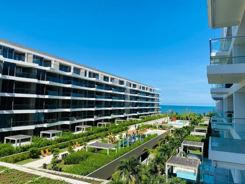 Property building, Natural landscape, Balcony/Terrace, Pool view, Sea view