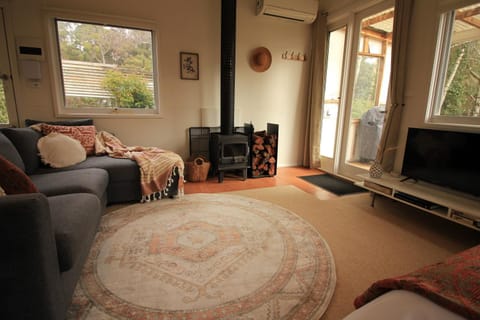 TV and multimedia, Living room, Seating area, flat iron