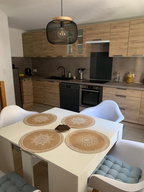 Au cœur de l’Isle sur sorgue House in L'Isle-sur-la-Sorgue