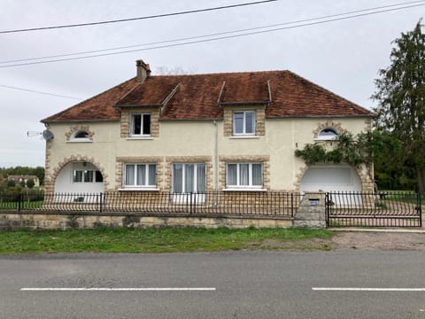 Property building, Day, Natural landscape, Fishing, Lake view, Lake view, Quiet street view, Parking