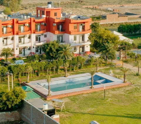 Property building, Swimming pool