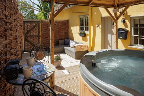 Hot Tub, Seating area, Inner courtyard view