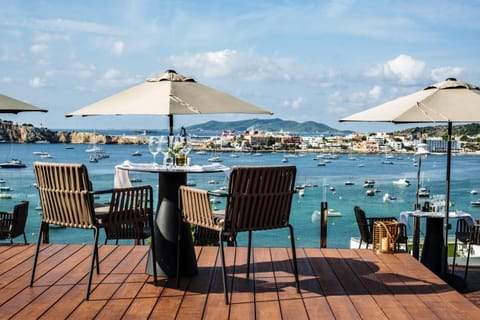 Restaurant/places to eat, Sea view